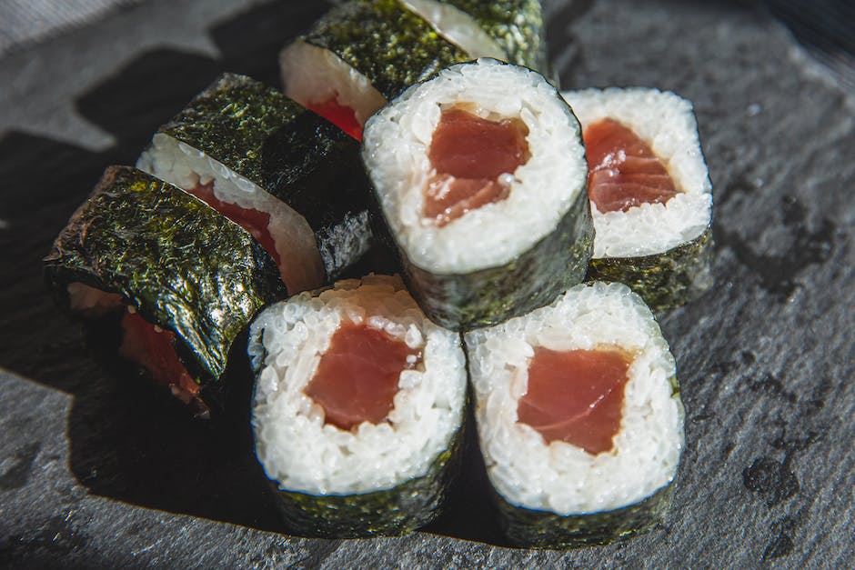 Selección de varias salsas de sushi
